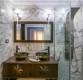 8 bedroom luxury villa with pool near Koutsounari, sleeps 16